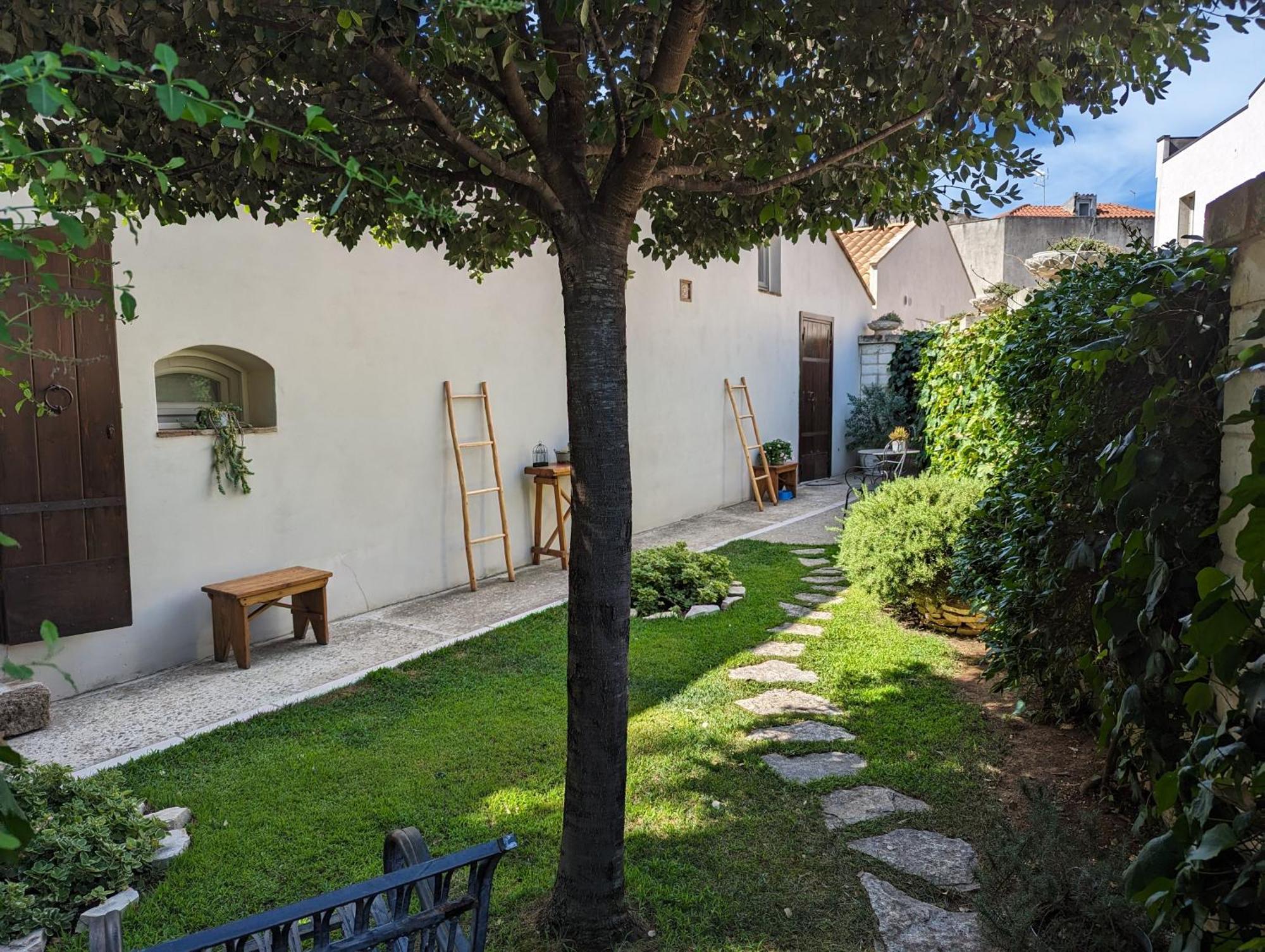 לינה וארוחת בוקר ברנאלדה Borgo San Gaetano מראה חיצוני תמונה