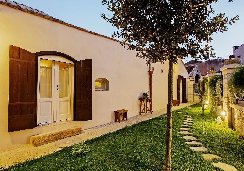 לינה וארוחת בוקר ברנאלדה Borgo San Gaetano מראה חיצוני תמונה